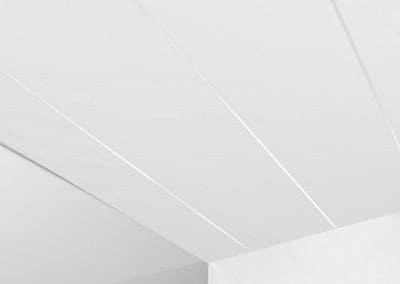 White Gloss Silver Edge