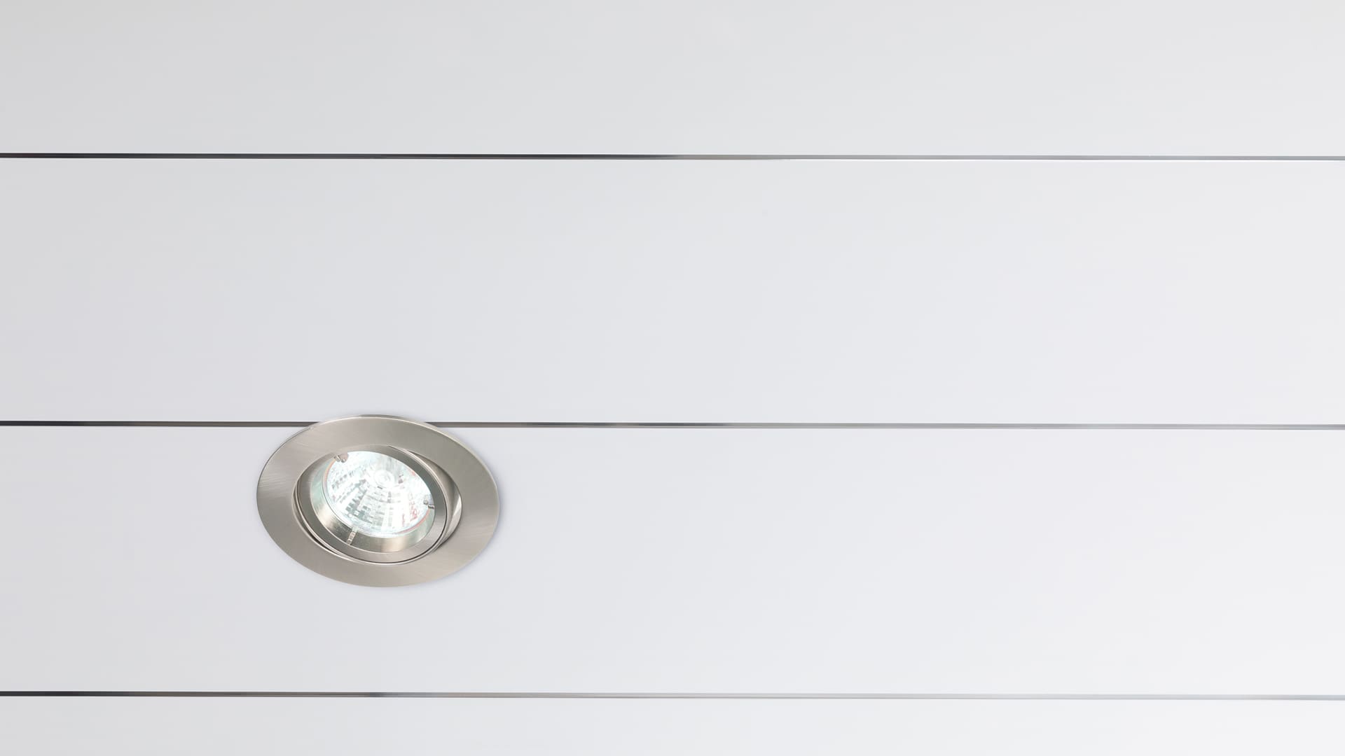 4m - 8mm White Gloss Silver Edge - Image 2
